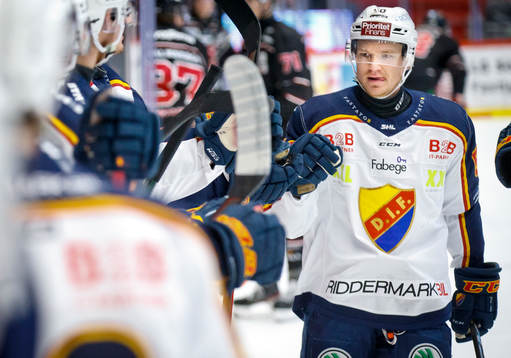 Djurgårdens Tobias Ekberg jublar vid 0-2-målet