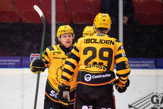 Skellefteås Oskar Nilsson jublar