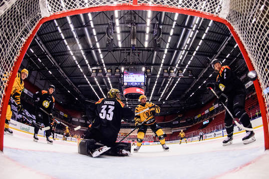 Brynäs målvakt Samuel Ersson släpper in 1-1