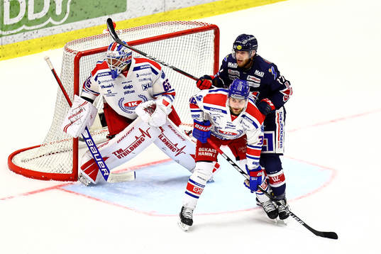 Oskarshamns målvakt Tex Williamsson, Nichlas Torp och