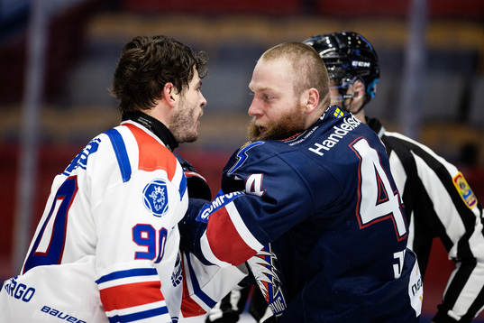 Oskarshamns Lance Bouma och Linköpings Jonas Junland