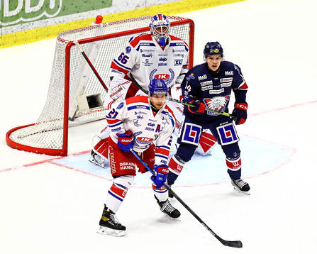 Oskarshamns Brian Cooper, målvakt Tex Williamsson och