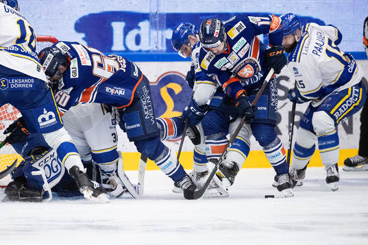 Växjös Erik Josefsson och Emil Forslund mot Leksands Otto