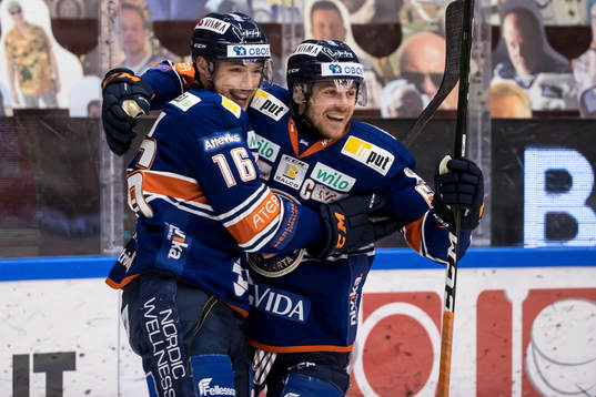 Växjös Brendan Gaunce jublar
