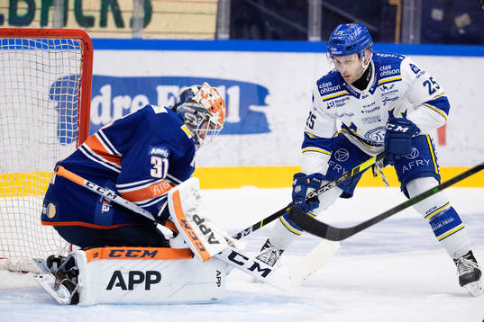Växjös målvakt Erik Källgren och Leksands Carter Camper