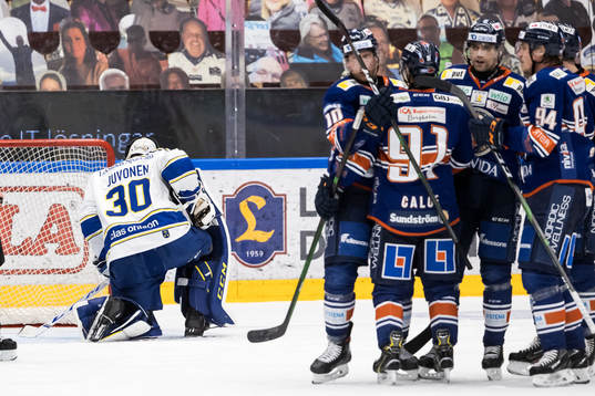 Leksands målvakt Janne Juvonen deppar