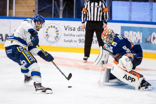 Leksands Marek Hrivik missar straff mot Växjös målvakt