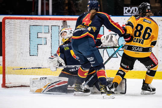 Luleås Michela Cava gör 0-1 bakom Djurgårdens målvakt