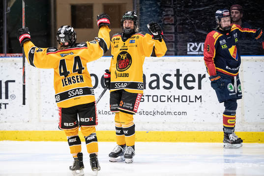 Luleås Josefine Hoegh Persson jublar