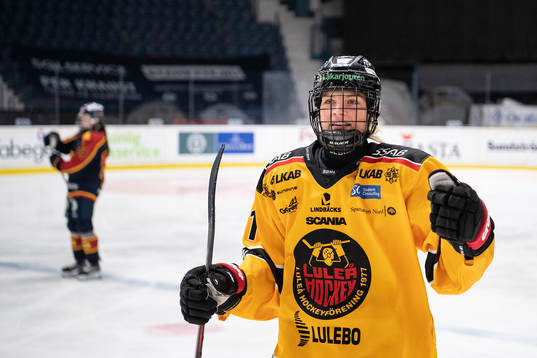 Luleås Josefine Hoegh Persson jublar