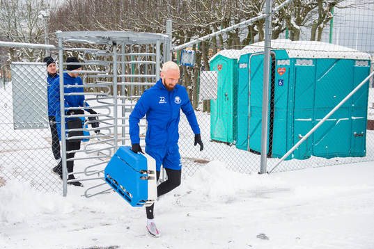 Max Olsson anländer