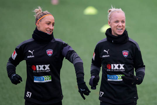 Sanne Troelsgaard och Caroline Seger