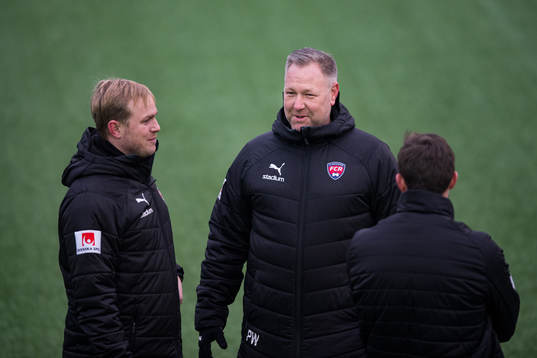Tränare Jonas Eidevall och assisterande tränare Patrick
