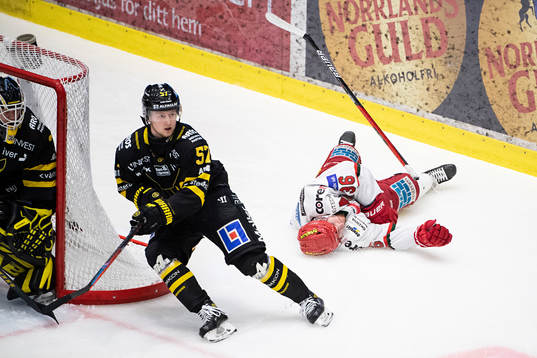 Modos Sebastian Ohlsson blir liggande