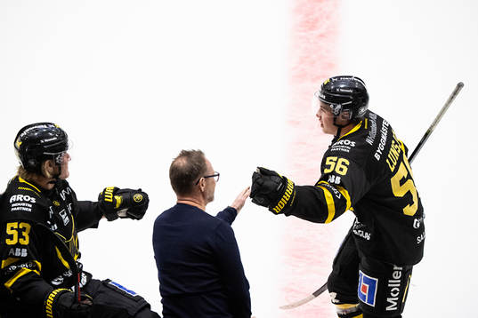 Västerås Alexander Lunsjö jublar