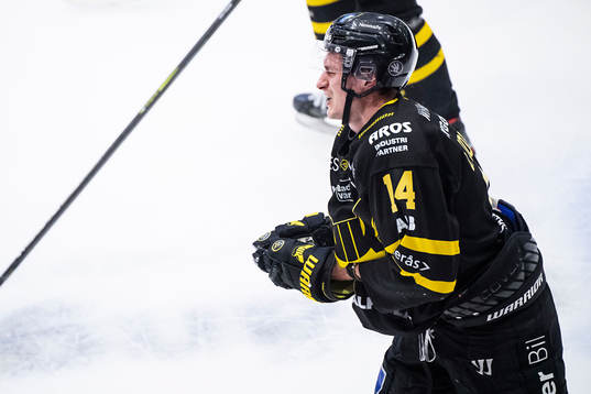 Västerås Jesper Johansson har ont