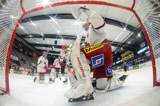 Modos Jesper Dahlroth, Kalle Jellvert  och målvakt Anthony