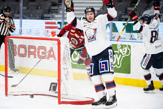 Linköpings Andrew Gordon jublar