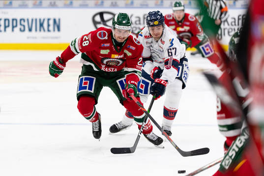 Frölundas Johan Sundström och Linköpings Jarno Kärki