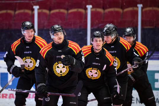 Brynäs Jadeon Descheneau jublar