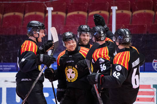 Brynäs Jadeon Descheneau jublar