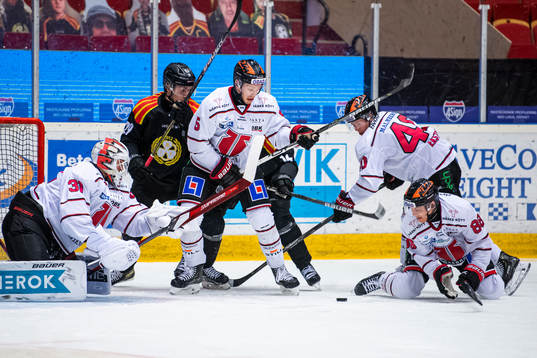 Örebros målvakt Jonas Arntzen, Gustav Backström, Elias