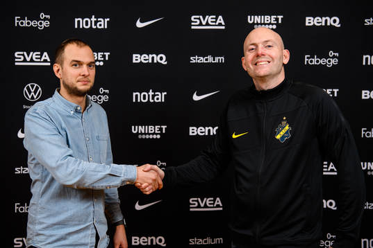 s sportchef Henrik Jurelius och nya assisterande tränaren