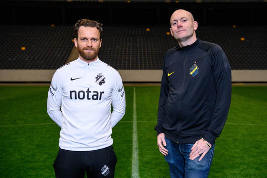 s huvudtränare Bartosz Grzelak och Andreas Janmyr