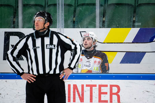 Djurgårdens Robert Nardella i utvisningsbåset