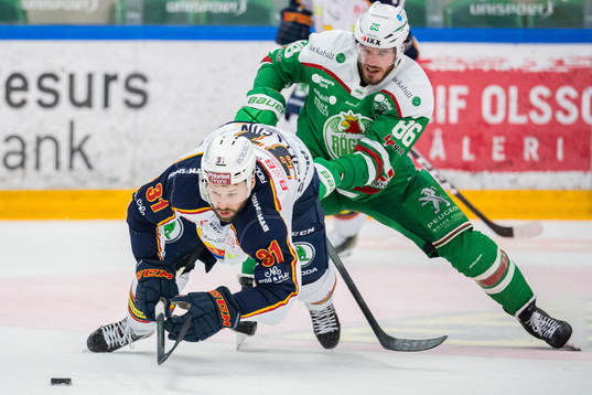 Djurgårdens Dick Axelsson och Rögles Eric Gelinas