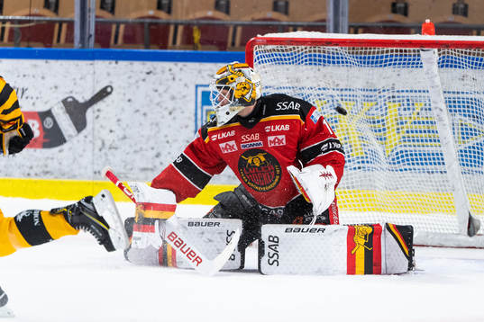 Skellefteås Simon Robertsson gör mål