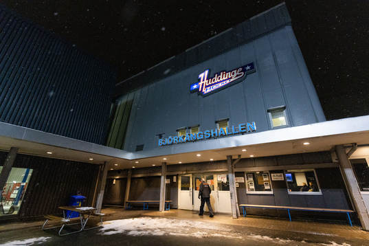 Björkängshallen innan  ishockeymatchen i Allettan Södra