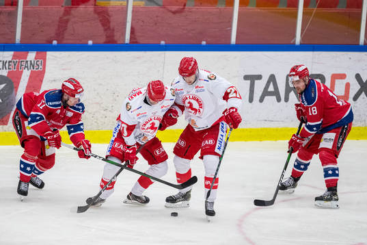 Huddinges Fredrik Renström och Fabian Lundh mot Trojas