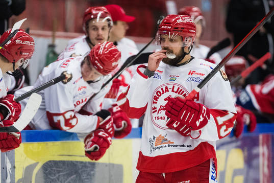 Trojas Tobias Törnkvist deppar