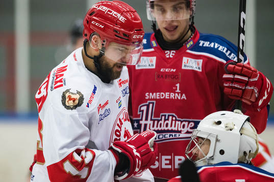 Trojas Tobias Törnkvist, Huddinges Filip Pilö och