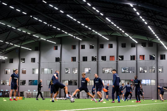 Laget kör övningar