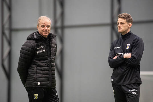 Tränare Roland Nilsson och assisterande tränare William
