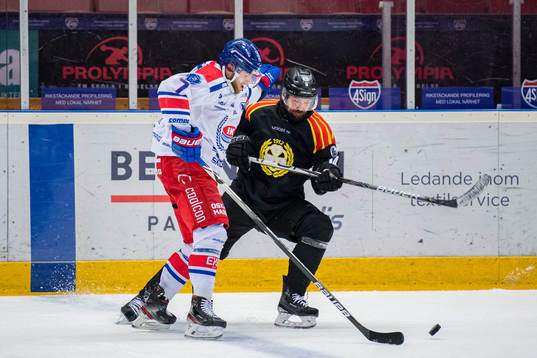 Oskarshamns Adam Janosik och Brynäs Johan Alcén