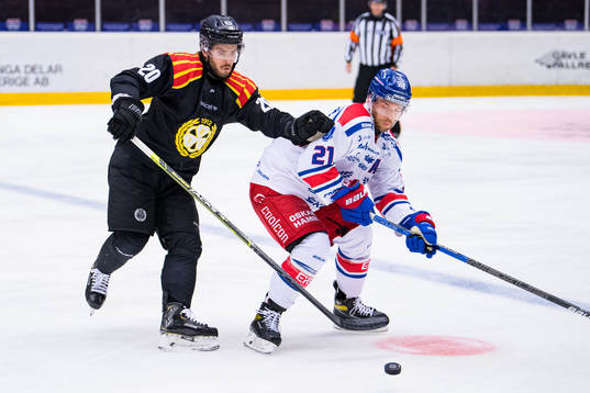 Brynäs Oula Palve och Oskarshamns Brian Cooper