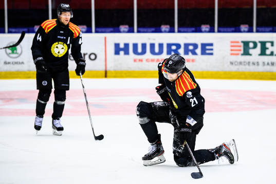 Brynäs Patrik Berglund har ont