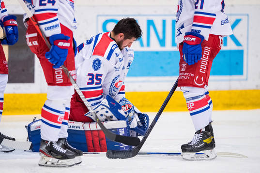 Oskarshamns målvakt Joe Cannata har ont