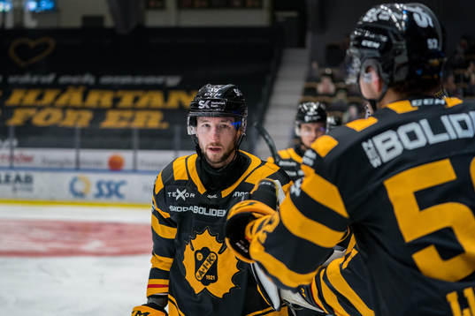 Skellefteås Melker Karlsson jublar
