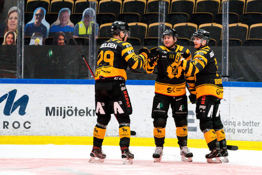 Skellefteås Darren Nowick jublar