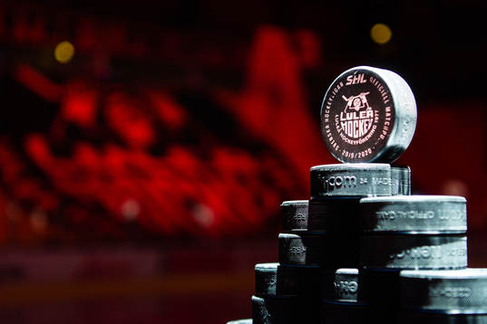 Puck med Luleå hockeys klubbemblem