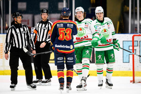 Djurgårdens Wiktor Nilsson och Rögles Moritz Seider