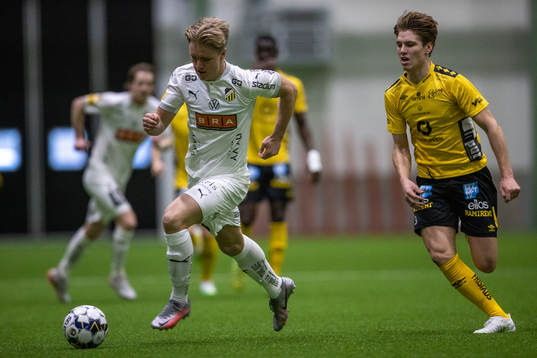 Häckens Sebastian Lagerlund mot Elfsborgs Jeppe Møldrup