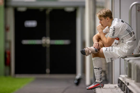 Häckens Sebastian Lagerlund skadas