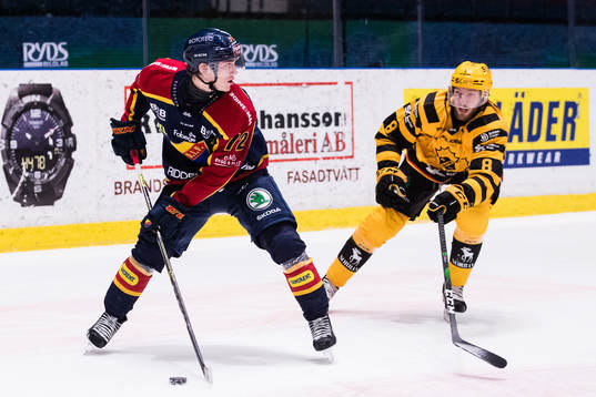 Djurgårdens William Eklund och Skellefteås Petter Granberg