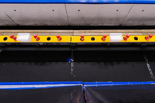 Ett tomt bås innan ishockeymatchen i SHL mellan
