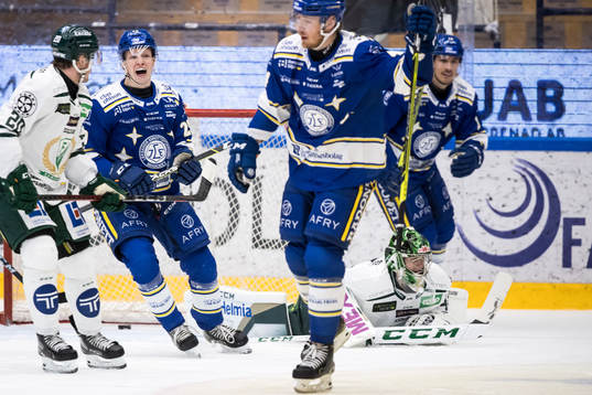 Färjestads målvakt Henrik Haukeland deppar